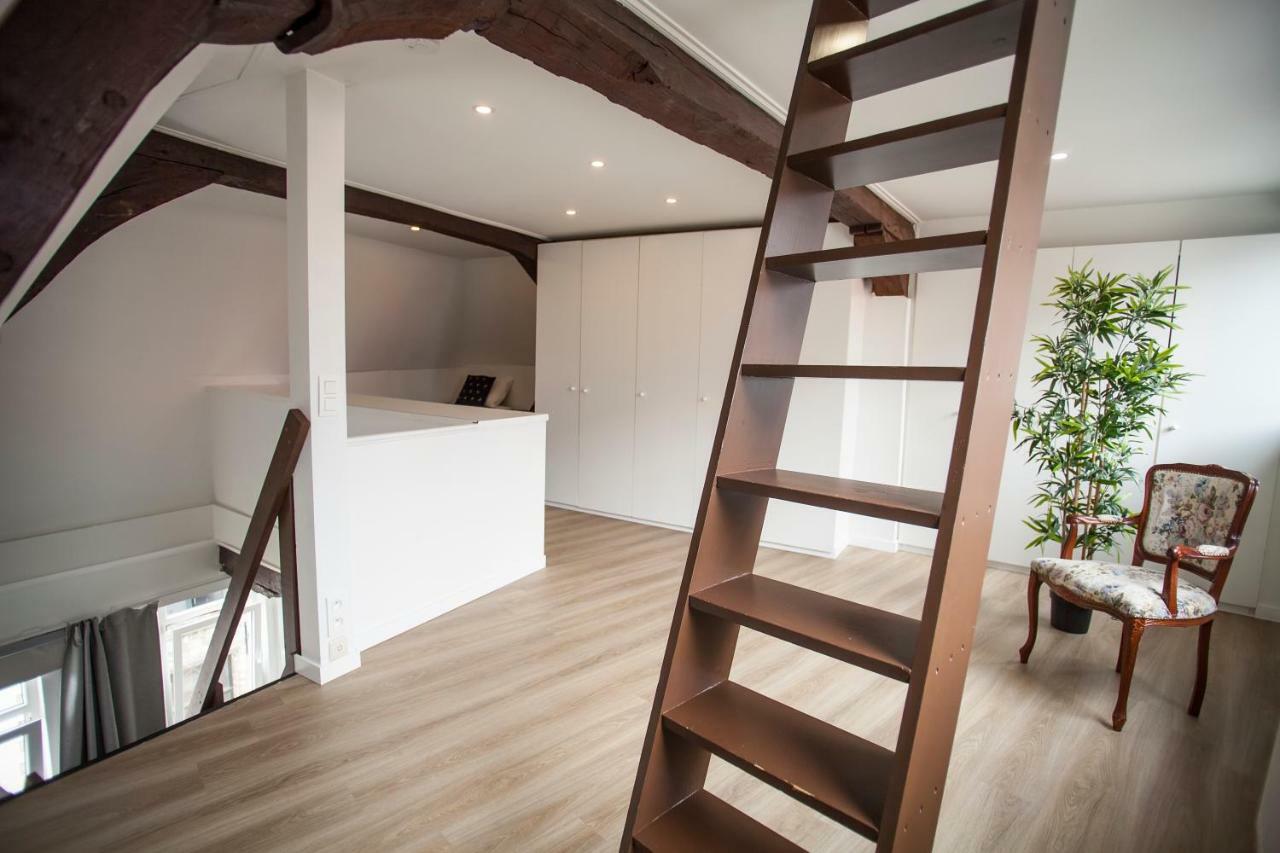 Luxury Cathedral By Rikas Apartment *